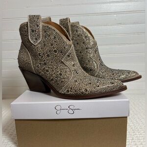 Jessica Simpson Zadie2 Rhinestone Western Ankle Booties Women's SZ 8.5 Champagne